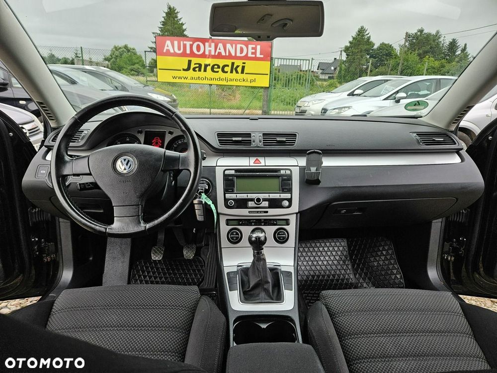 Volkswagen Passat - 12
