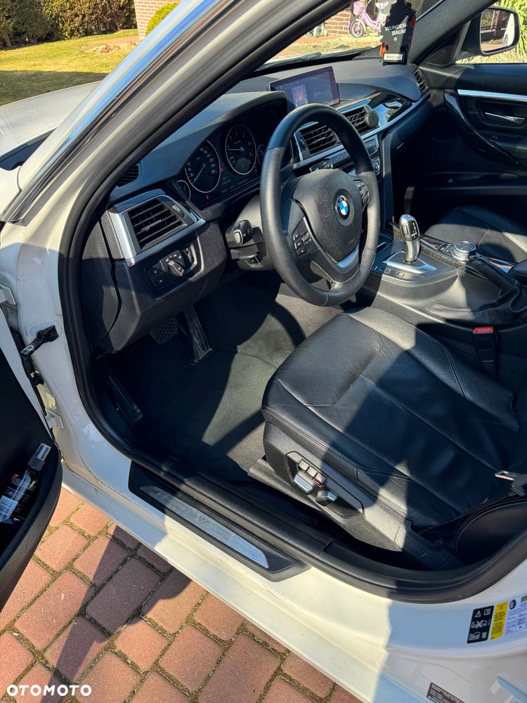 BMW Seria 3 320d xDrive Luxury Line - 9