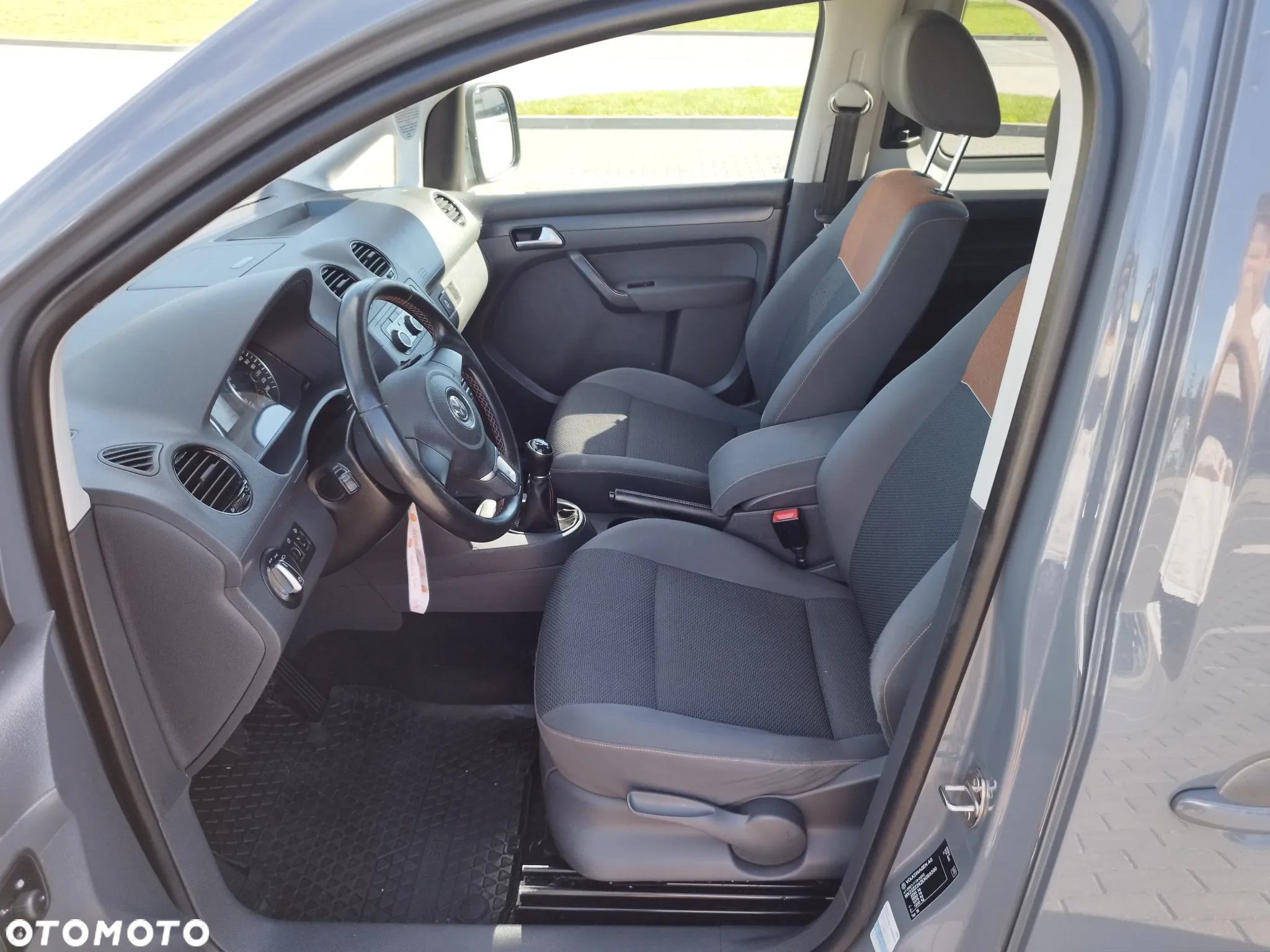 Volkswagen Caddy 1.6 TDI Highline - 12