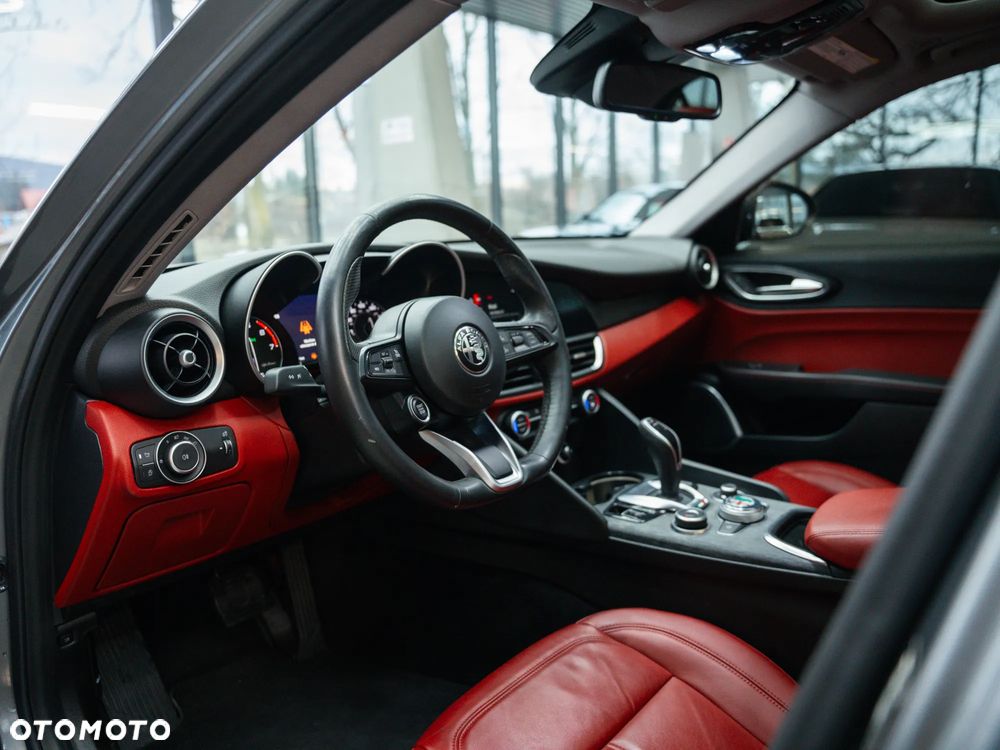 Alfa Romeo Giulia - 37