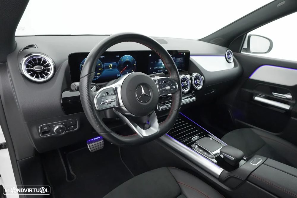Mercedes-Benz GLA 180 d AMG Line - 24