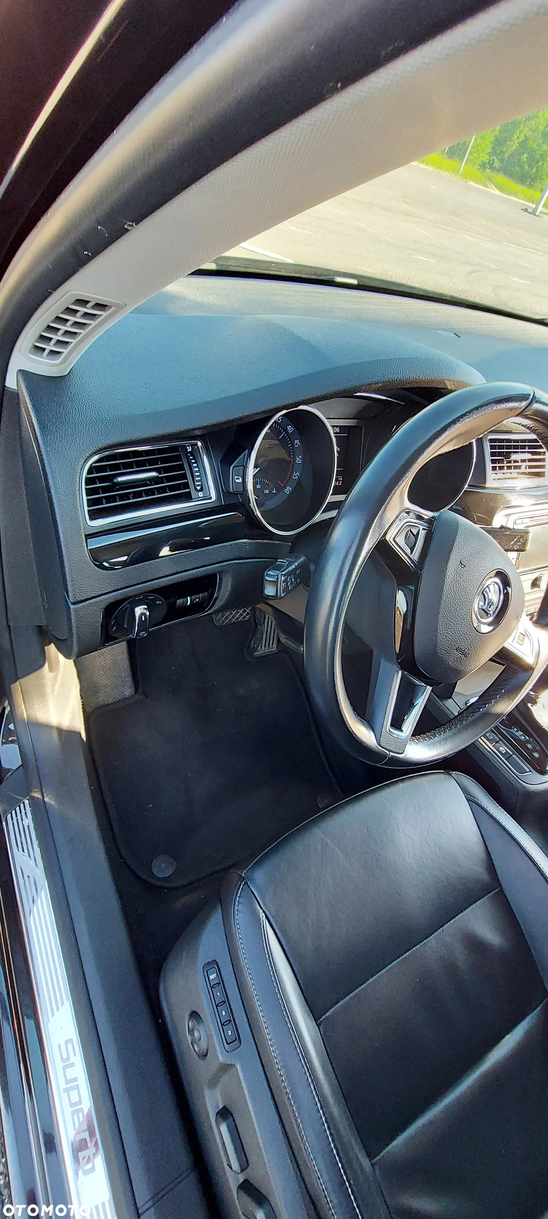 Skoda Superb 2.0 TDI Elegance DSG - 31