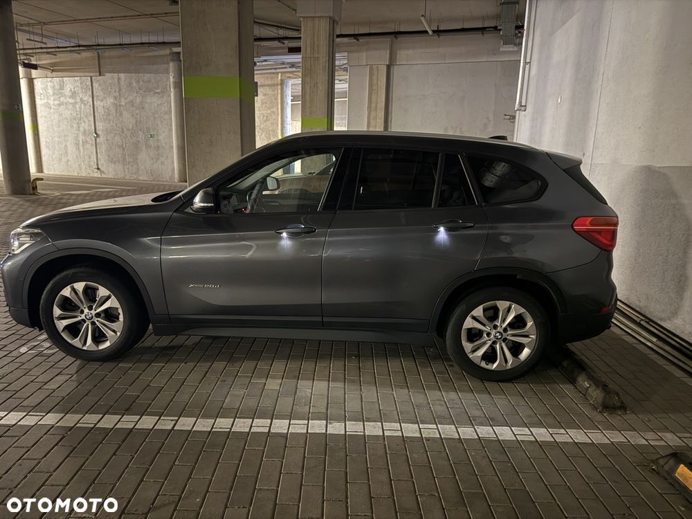 BMW X1 xDrive20d - 17