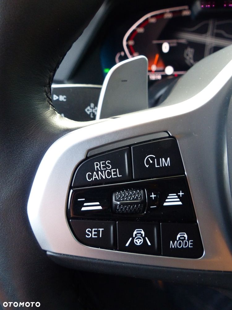 BMW X5 xDrive40d mHEV - 29