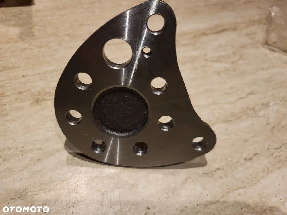 PIASTA KOŁA Z ABS  PRAWA Czop piasty koła tył P tył  SEAT CORDOBA, CORDOBA VARIO, IBIZA II, TOLEDO I; VW CORRADO, GOLF II, GOLF III, GOLF IV, JETTA II, PASSAT B2, PASSAT B3/B4, SCIROCCO, VENTO 1.0-2.9 08.80-12.02 - 2