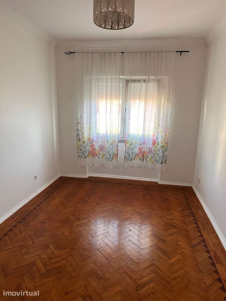 Apartamento T2 com cozinha equipada em Almada - Grande imagem: 4/6