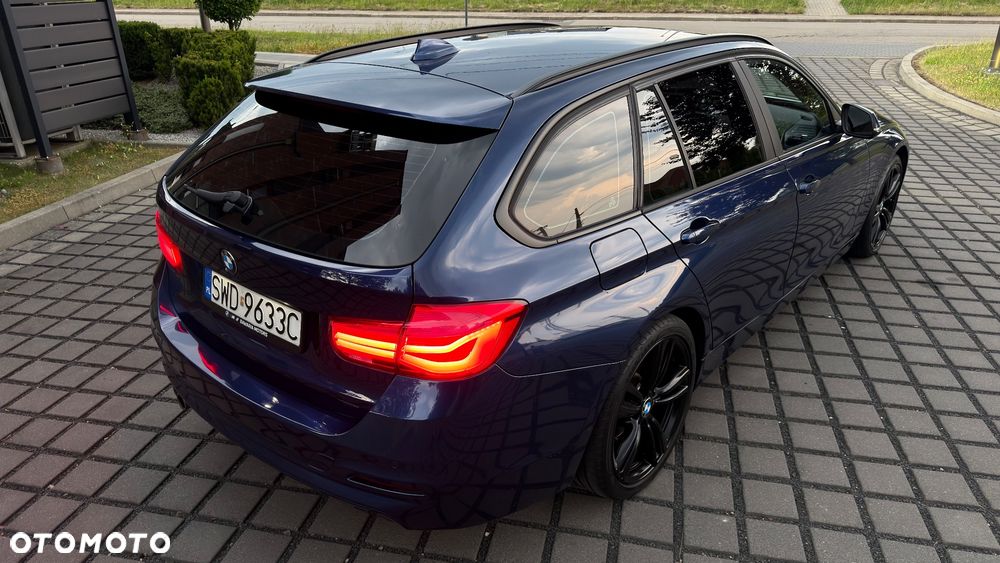BMW Seria 3 320d Edition Luxury Line Purity - 33