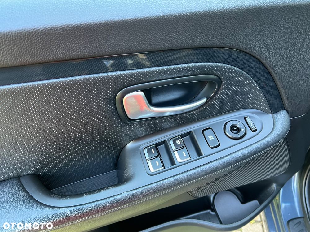 Kia Carens 1.7 CRDi L DCT - 28