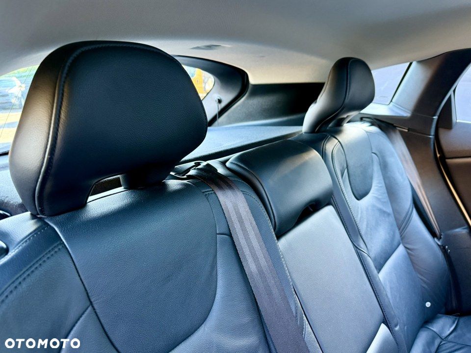 Volvo V40 T3 Summum - 34