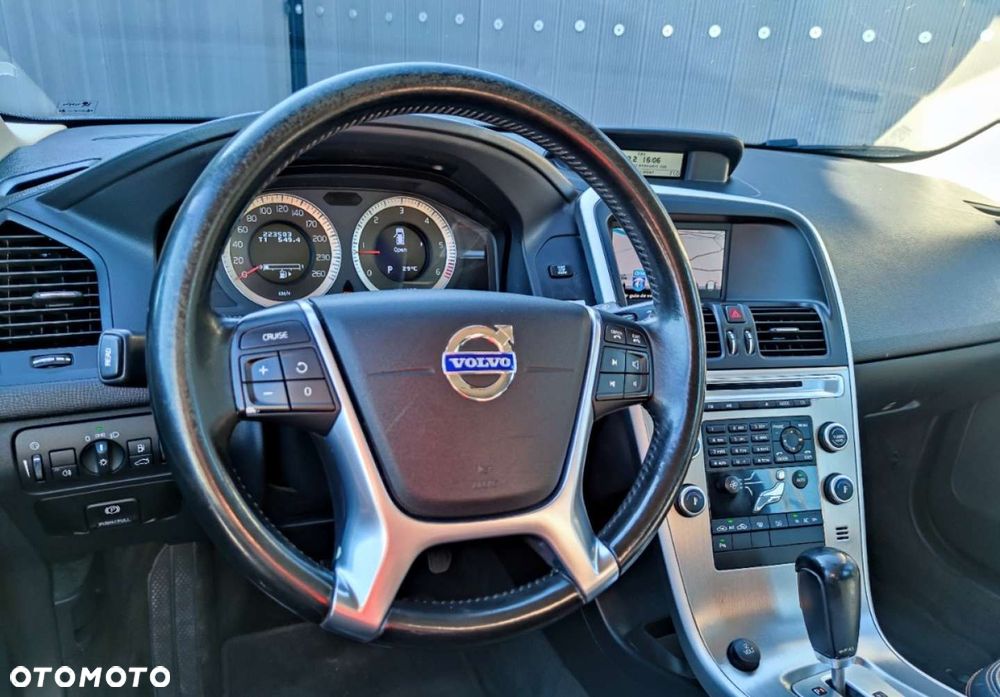 Volvo XC 60 - 25