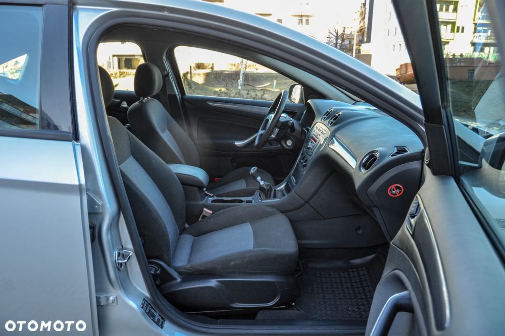 Ford Mondeo - 10