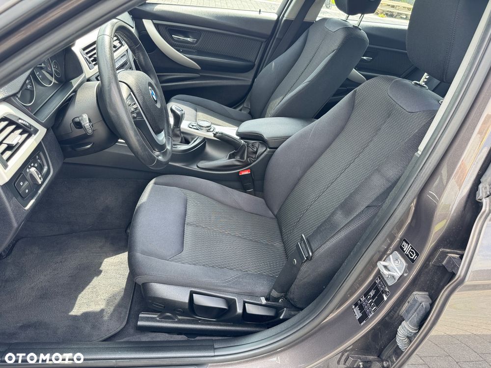 BMW Seria 3 318d Blue Performance Luxury Line - 18