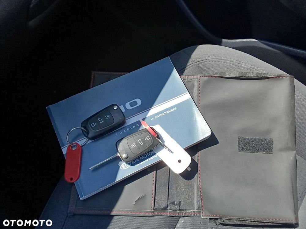 Kia Rio 1.2 Dream Team Edition - 33