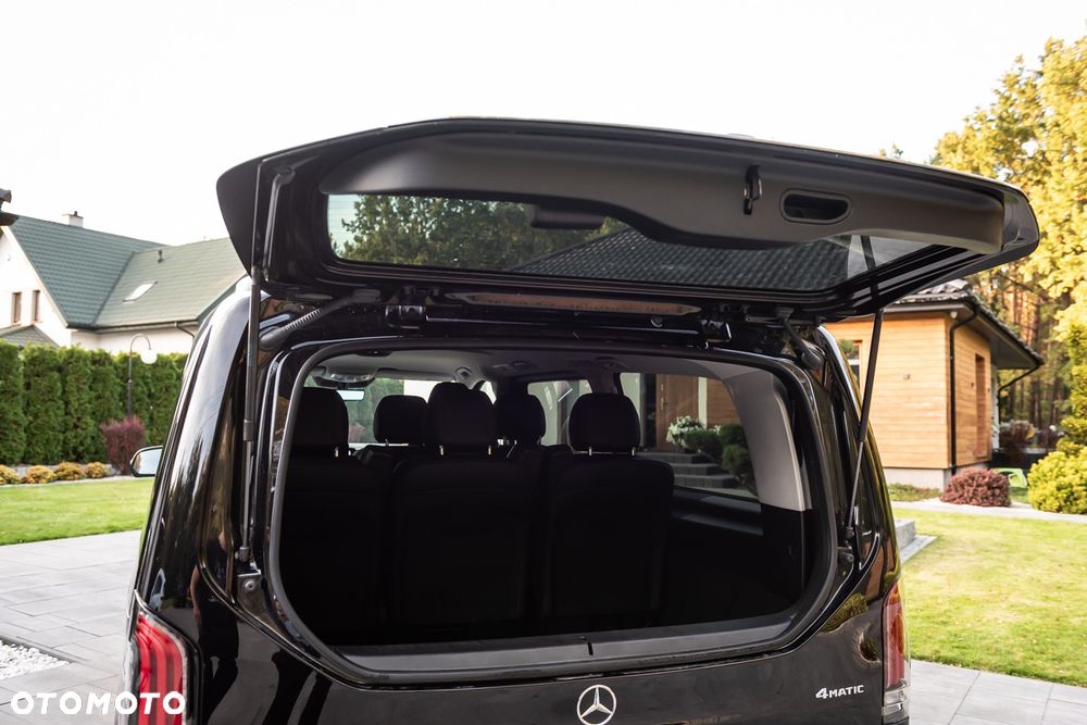 Mercedes-Benz Klasa V 300 d extralang 4Matic 9G-TRONIC Avantgarde Edition Edition 19 - 24