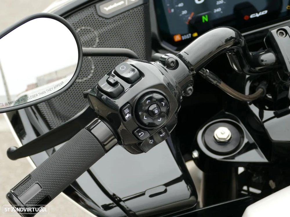 Harley-Davidson FL - 22