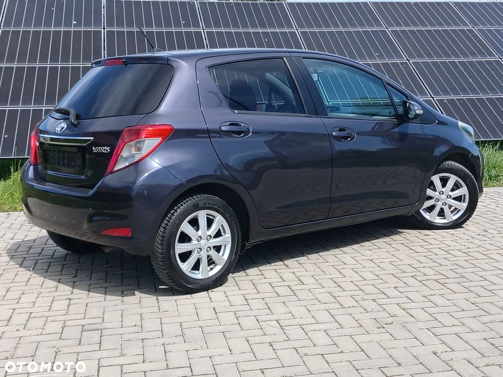 Toyota Yaris 1.33 VVT-i Lounge - 5