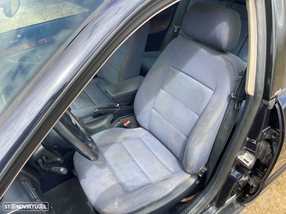 Audi A4 Avant 1.9 TDI Attraction - 20