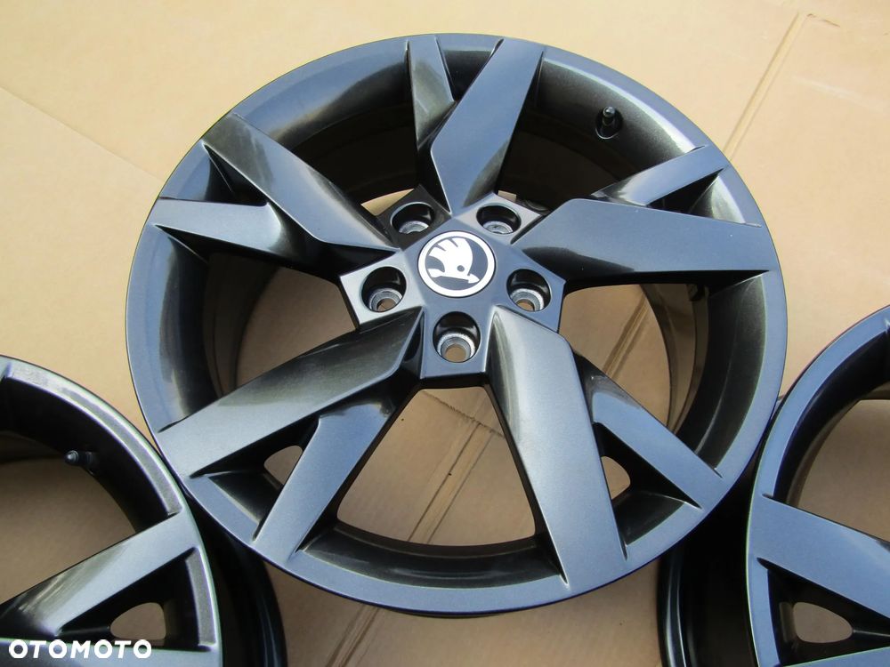 4x Felgi Aluminiowe 17 Skoda Kodiaq Karoq Octavia II III IV Superb Yeti 6,5 j 5x112 ET46 / 5E3601025 STAN IDEALNY - 12