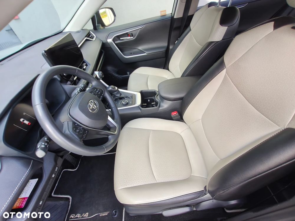 Toyota RAV4 - 11