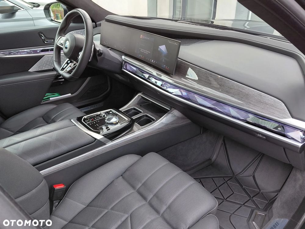 BMW Seria 7 - 10
