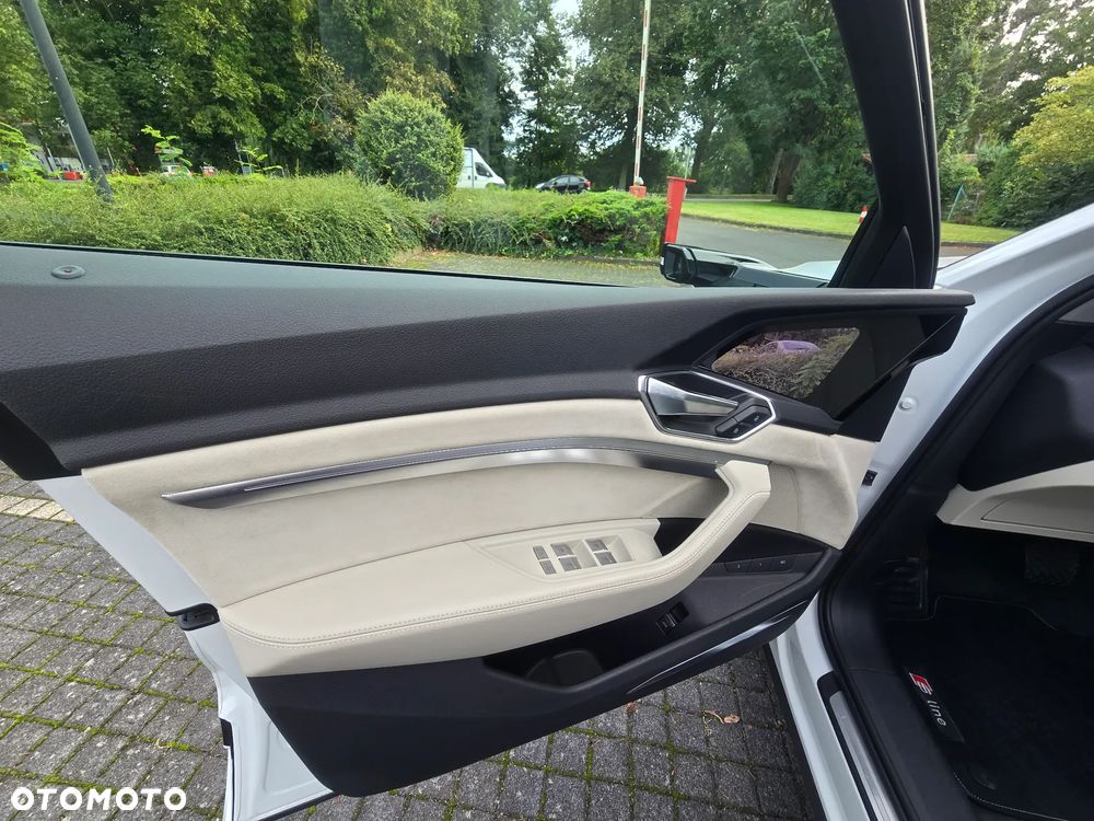 Audi e-tron 55 Quattro S Line - 11