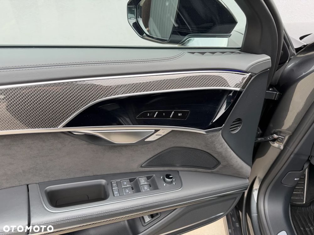 Audi S8 - 27