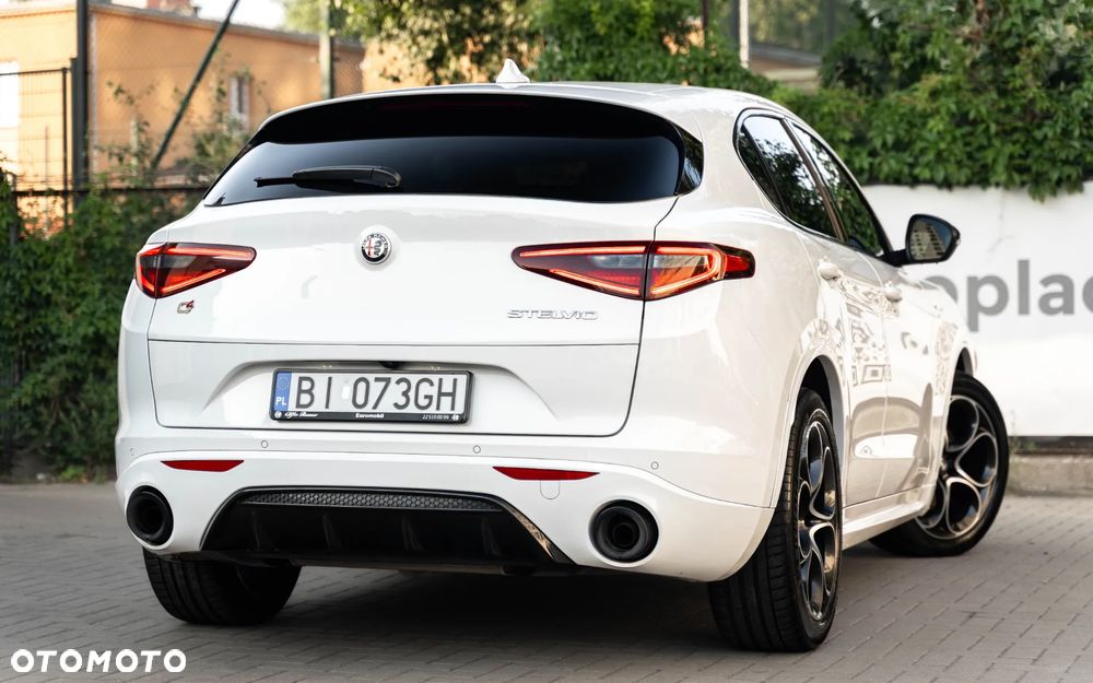 Alfa Romeo Stelvio 2.0 Turbo Veloce Q4 - 4