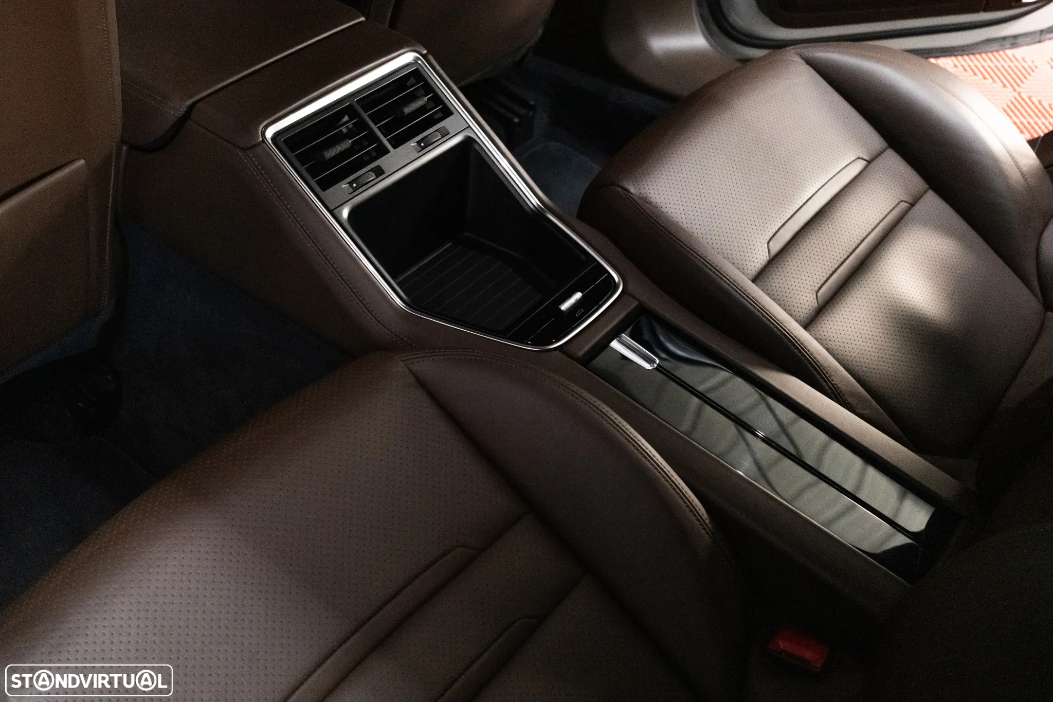 Porsche Panamera 4 E-Hybrid - 39