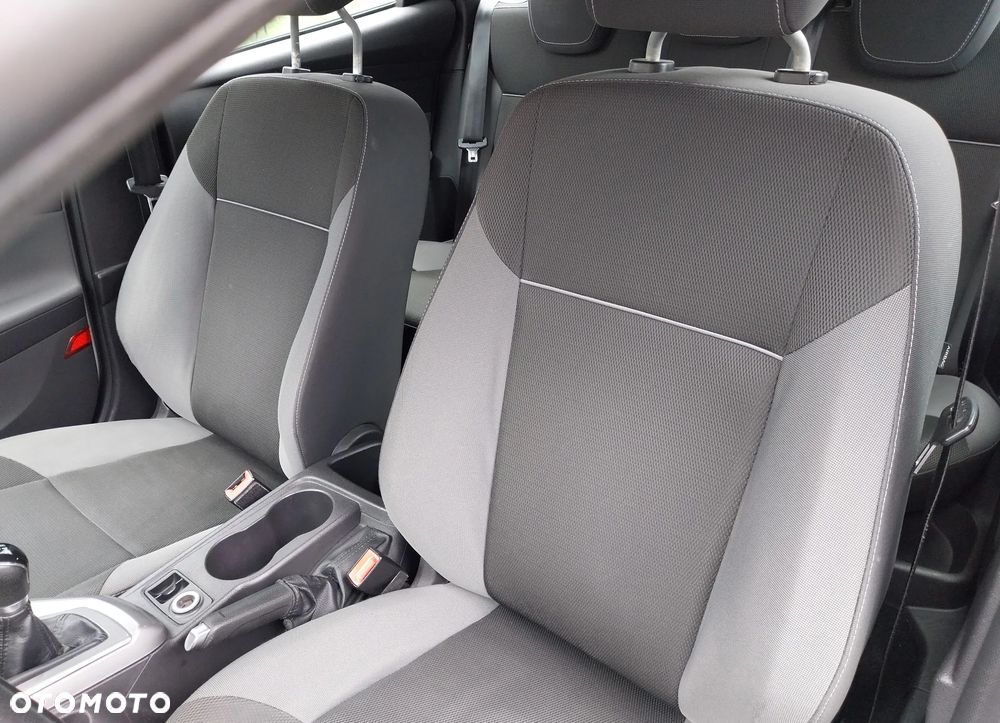 Ford Focus 1.6 Trend - 17