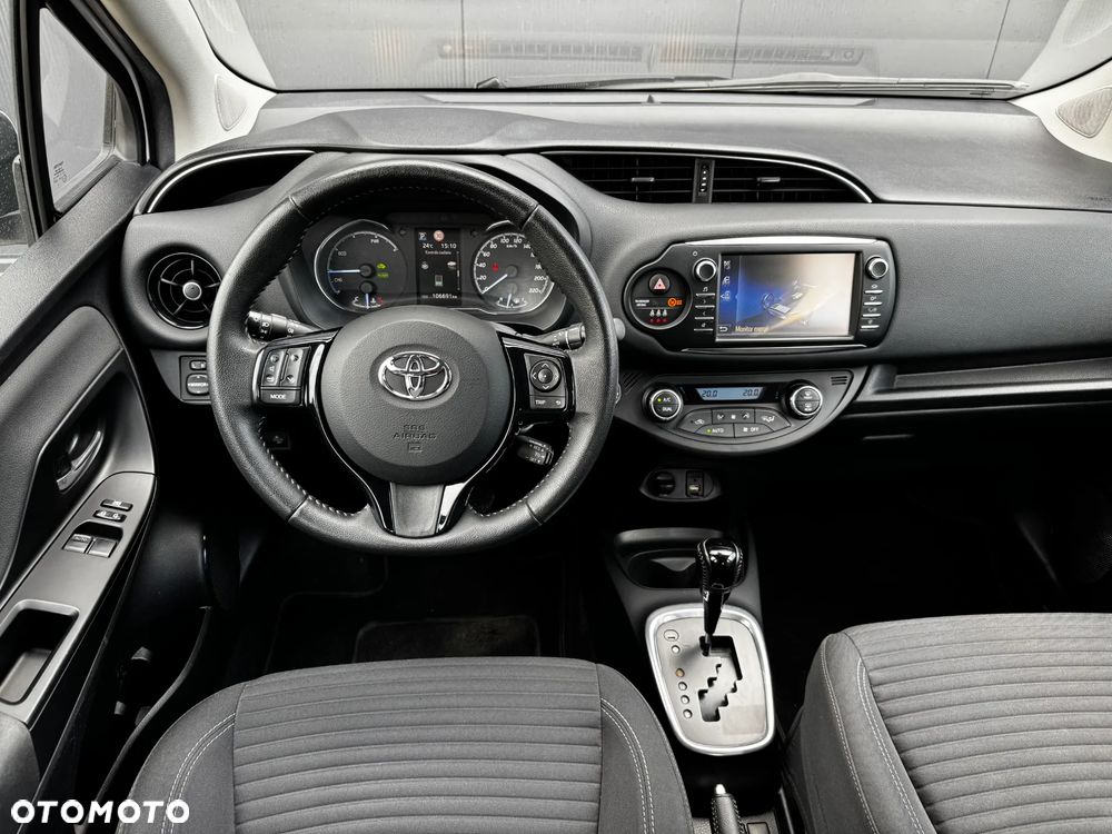 Toyota Yaris Hybrid 100 Premium EU6 - 7