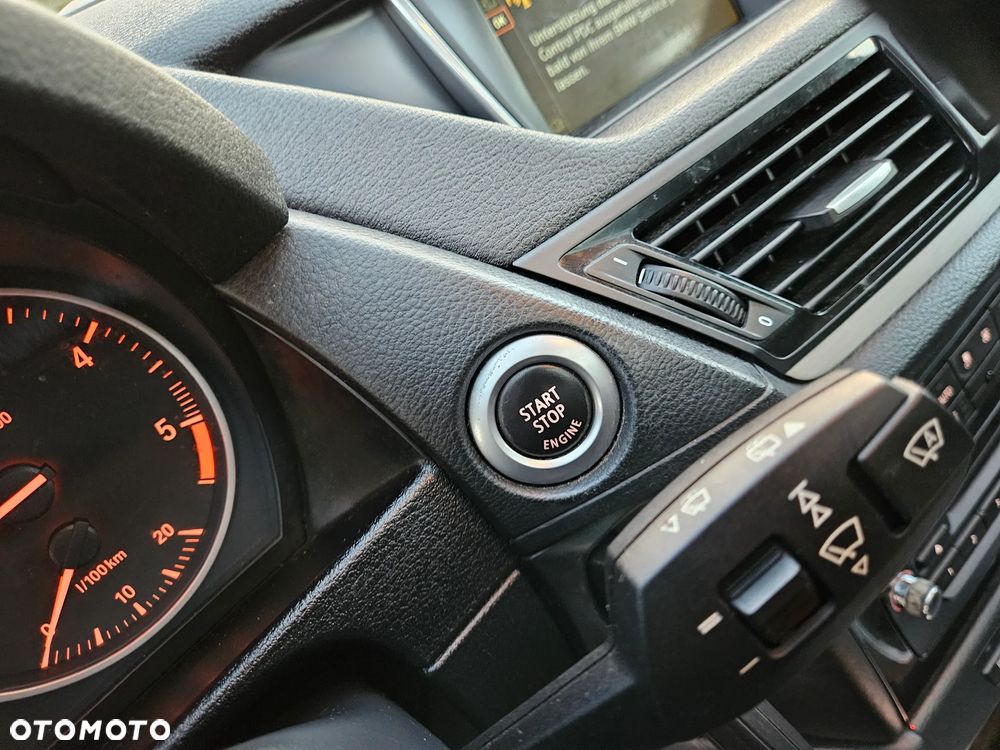 BMW X1 sDrive20d Sport Line - 13