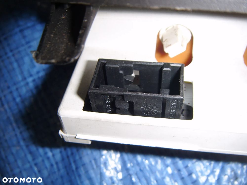 peugeot 307 wyświetlacz radia   9652809977 - 2