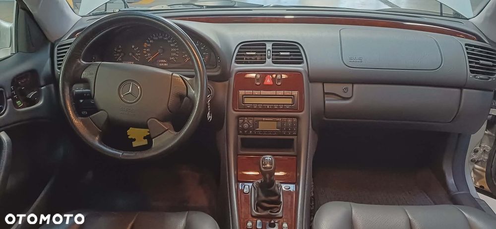 Mercedes-Benz CLK - 19