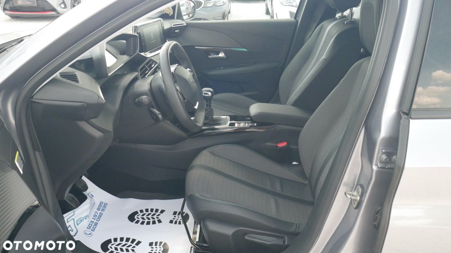 Peugeot 208 - 11