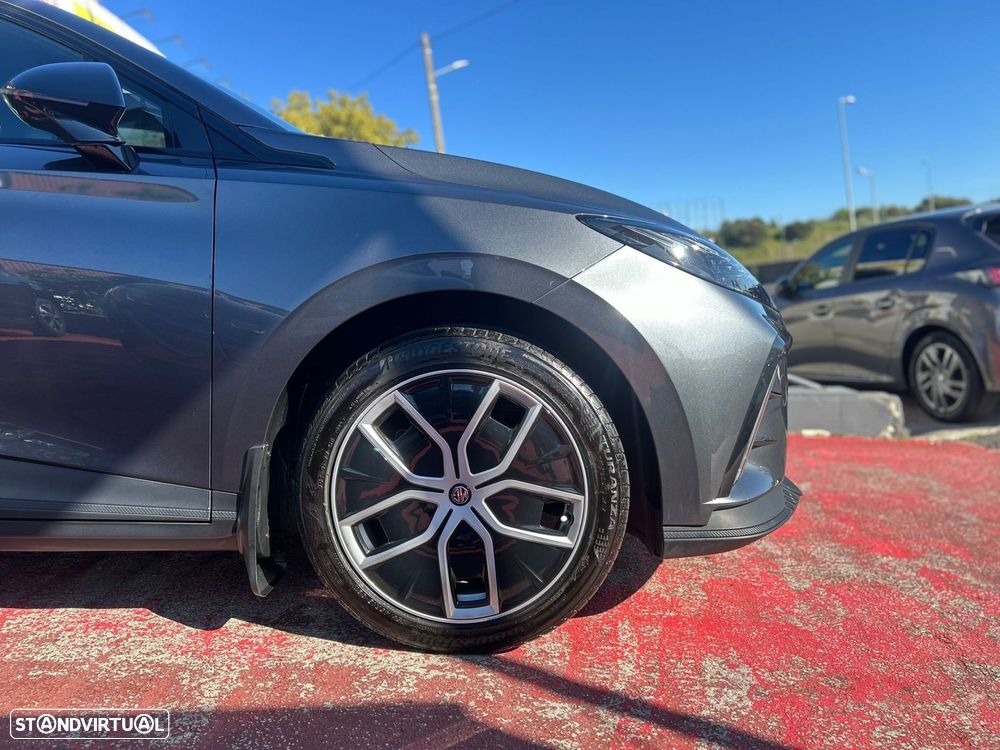 MG MG4 64 kWh Luxury - 13