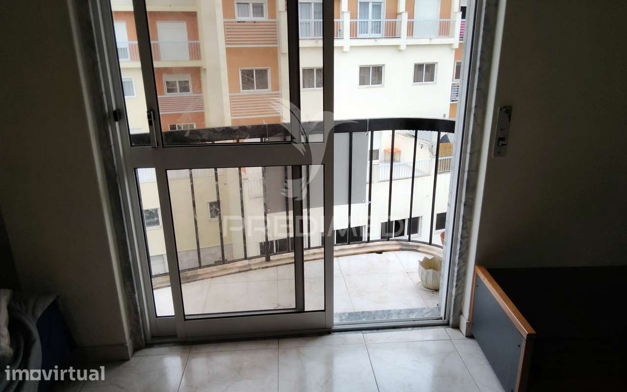 Apartamento T3 | Arrendamento | Monte Abrão - Grande imagem: 2/5