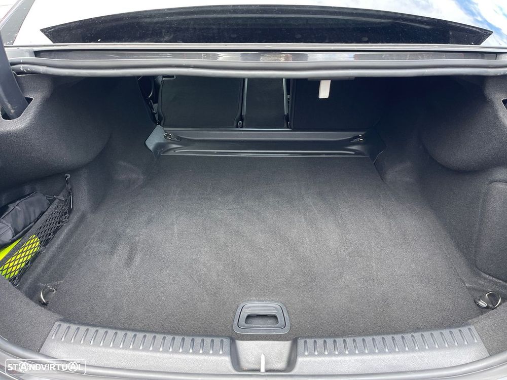 Mercedes-Benz E 220 d 9G-TRONIC Edition AVANTGARDE - 21