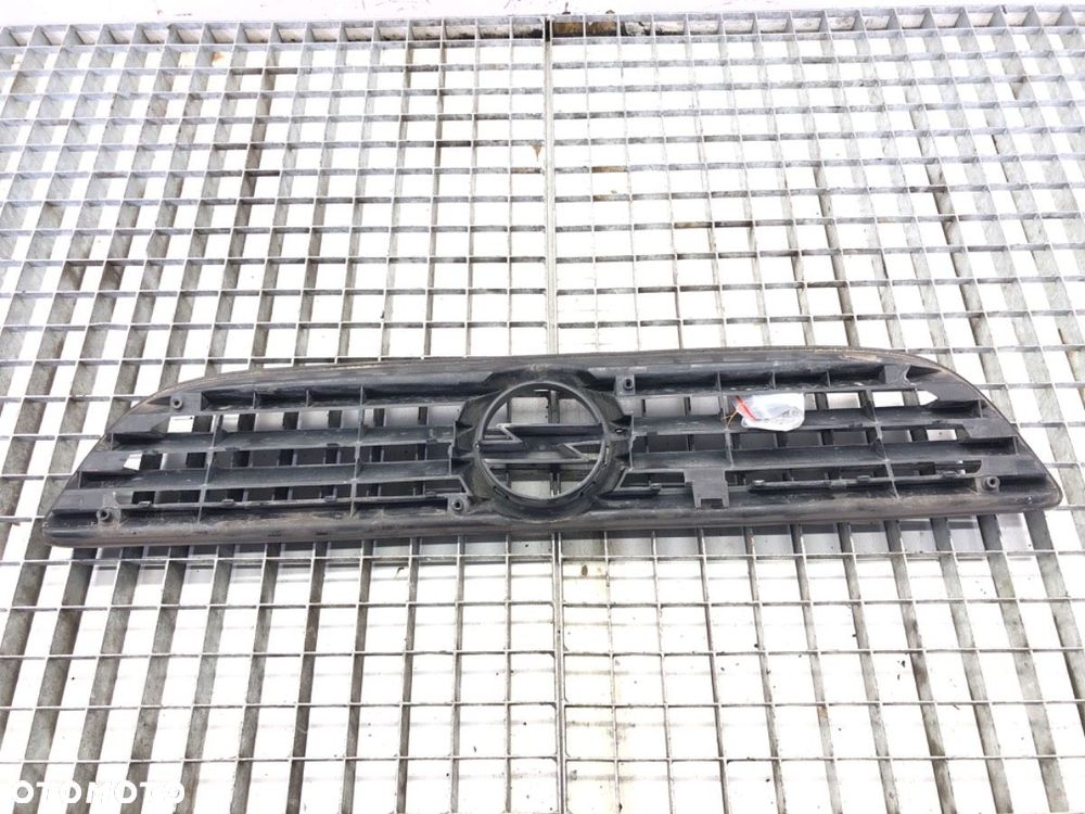 ATRAPA GRILL  OPEL ZAFIRA A nadwozie wielkoprzestrzenne (MPV) (T98) 1999 - 2005 2.0 DTI 16V (F75) 74 - 3
