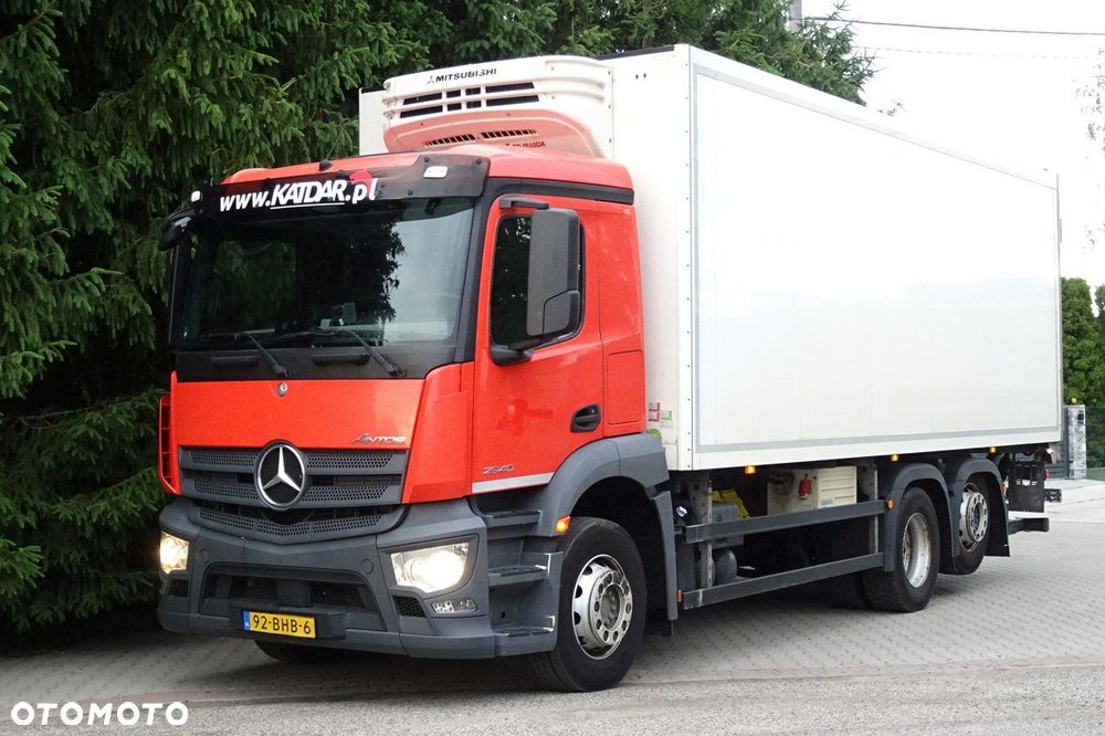 Mercedes-Benz Antos 2840 sypialna euro 6 kontener chłodnia 18 palet 3 osie - 16