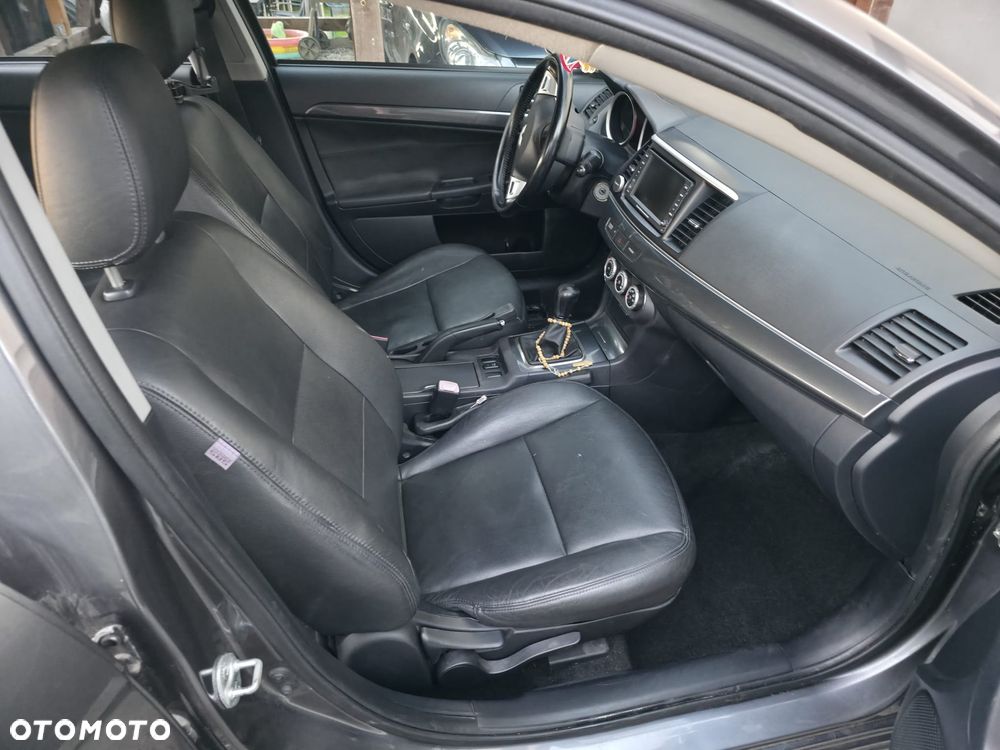 Mitsubishi Lancer - 27