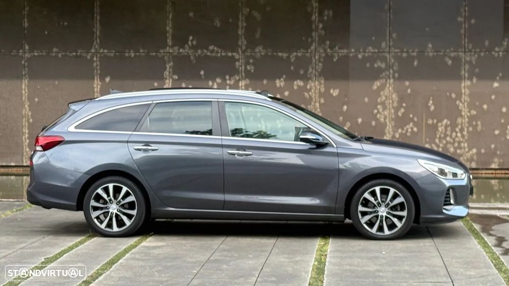 Hyundai i30 SW - 12