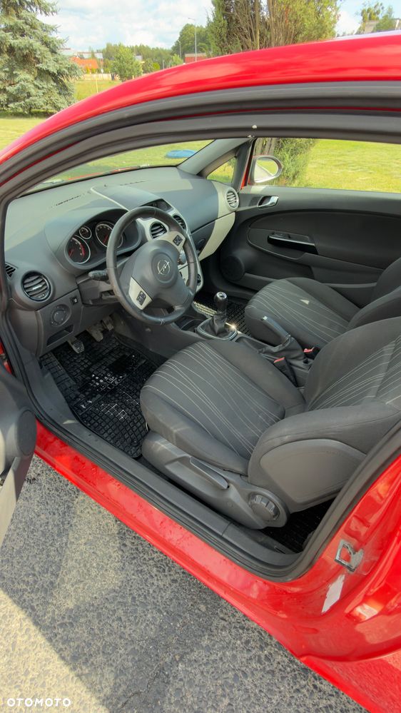 Opel Corsa 1.2 16V Cosmo - 8