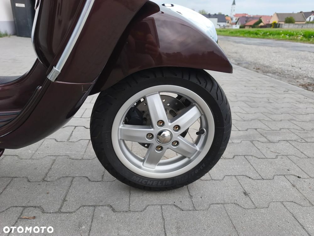 Piaggio Vespa - 17