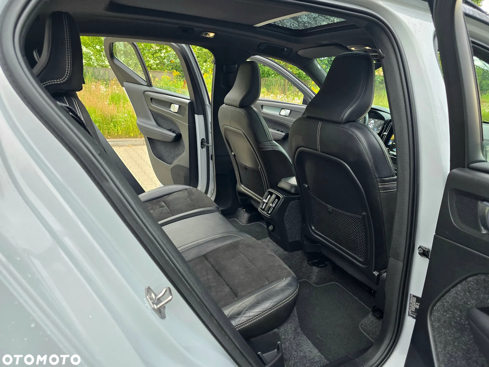 Volvo XC 40 B4 B AWD R-Design - 16