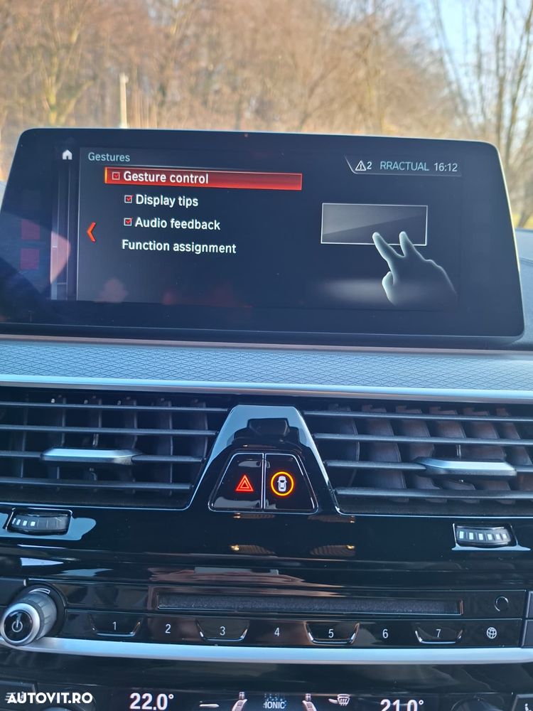 BMW Seria 5 550i xDrive - 16