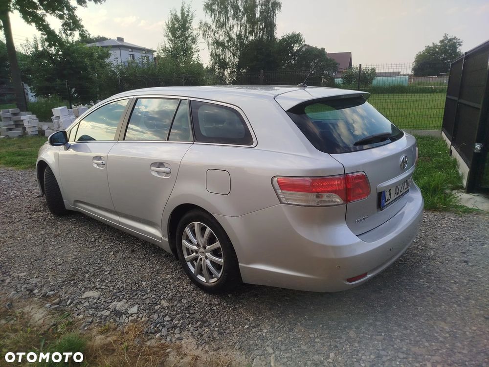 Toyota Avensis 1.8 Sol plus - 8