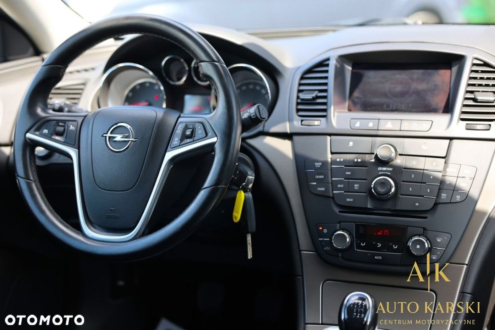 Opel Insignia - 25