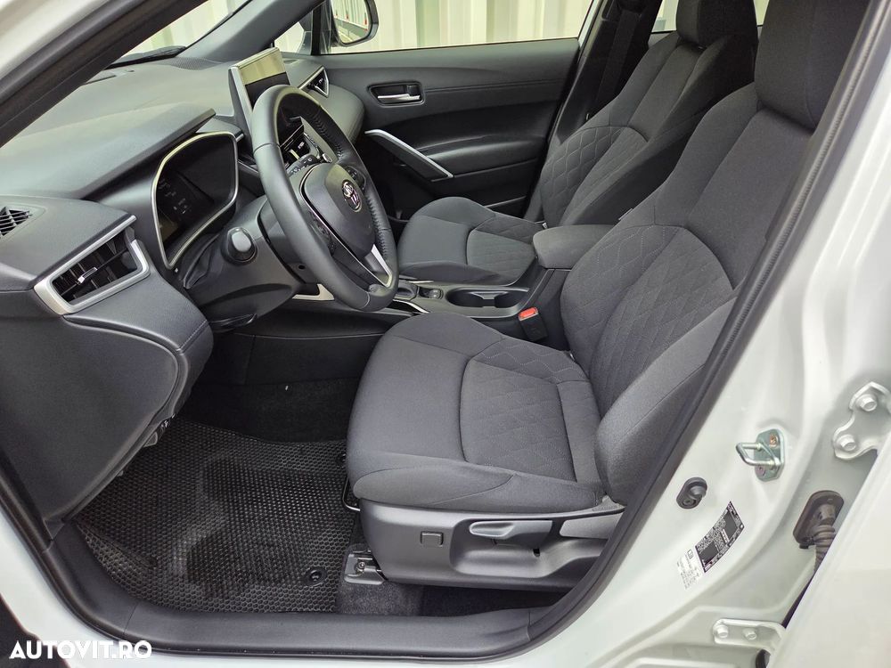 Toyota Corolla Cross - 14
