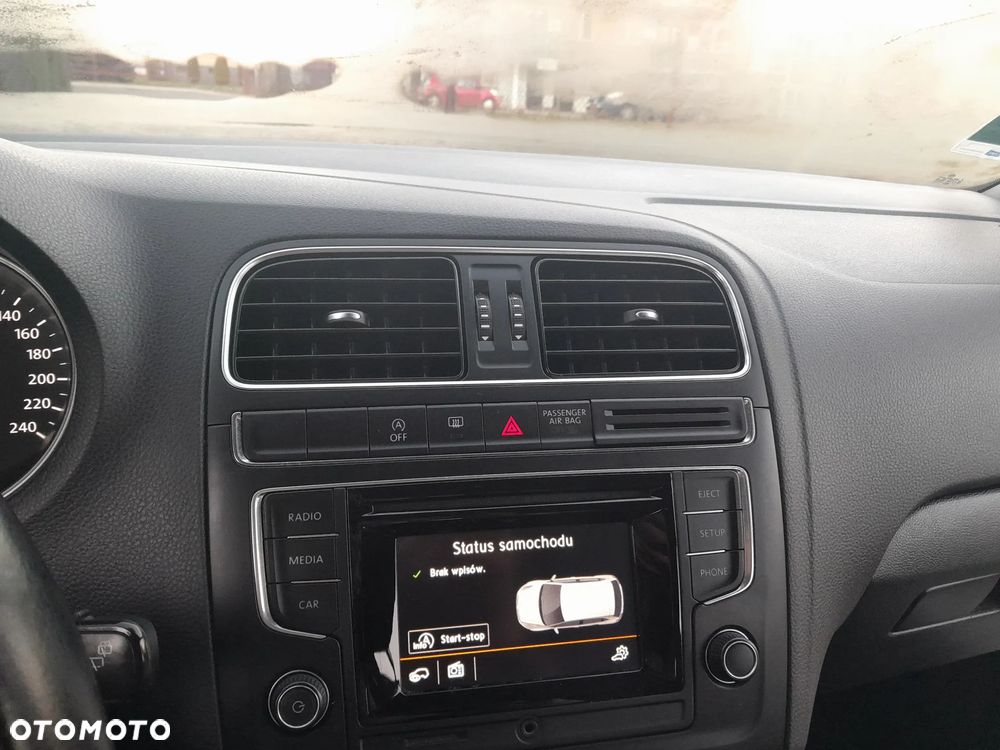 Volkswagen Polo 1.4 TDI (Blue Motion Technology) Comfortline - 21