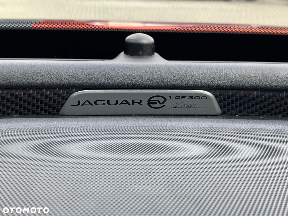 Jaguar XE S - 31
